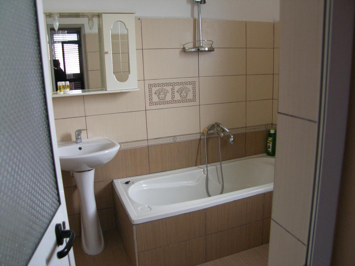 Shkodra Hotel Bagian luar foto
