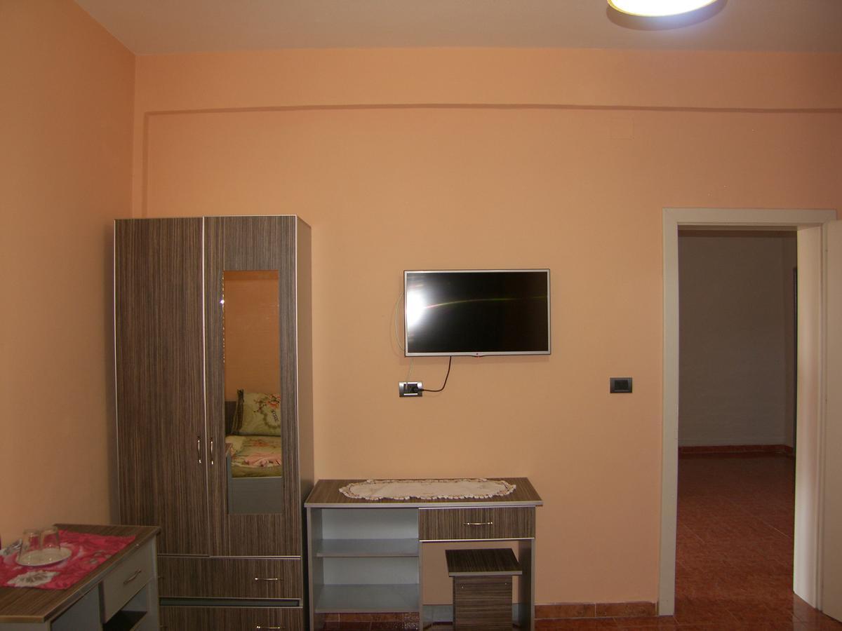 Shkodra Hotel Bagian luar foto