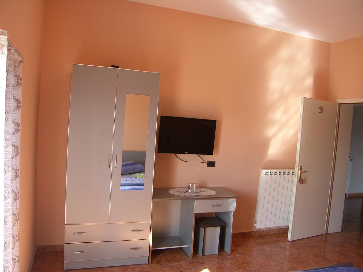 Shkodra Hotel Bagian luar foto