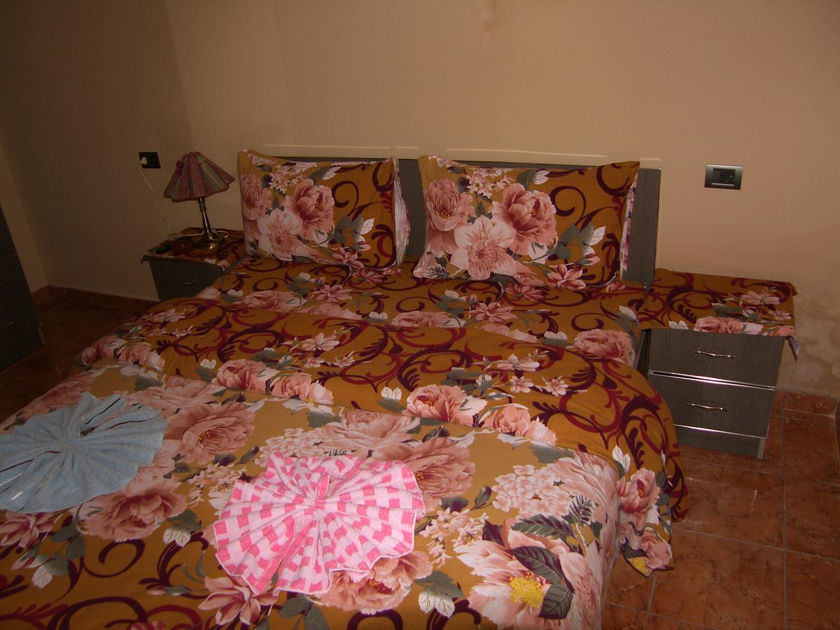 Shkodra Hotel Bagian luar foto