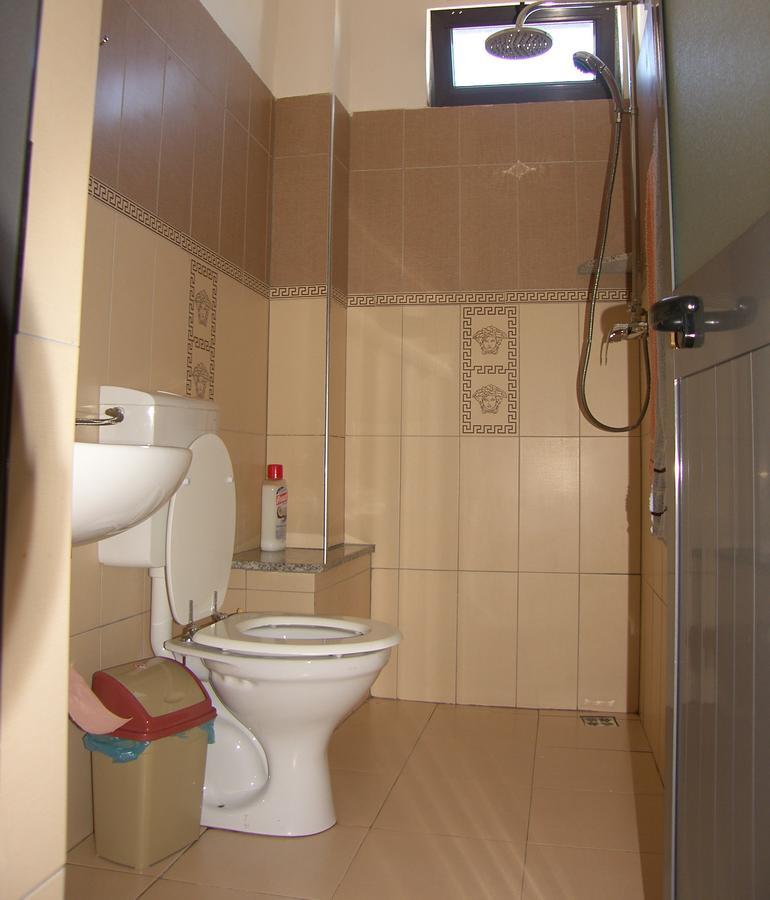 Shkodra Hotel Bagian luar foto