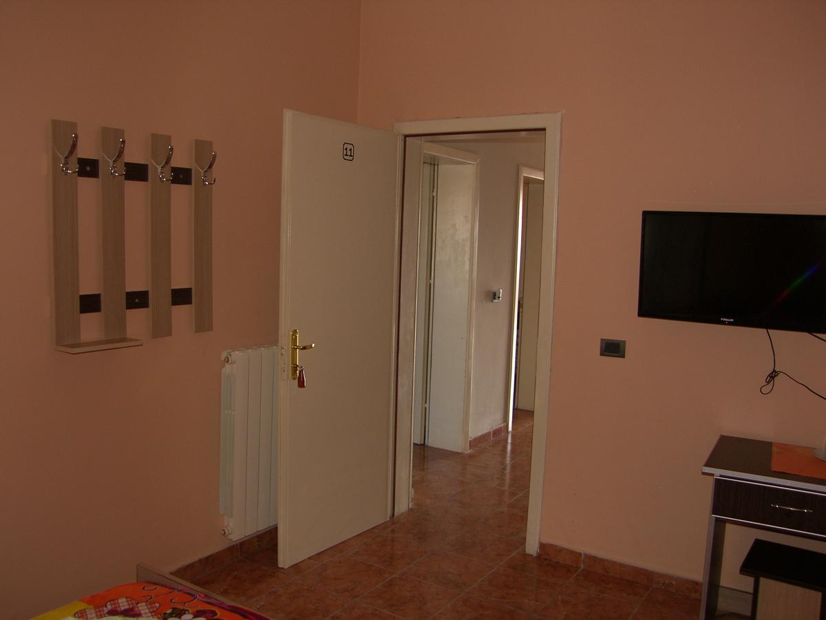 Shkodra Hotel Bagian luar foto
