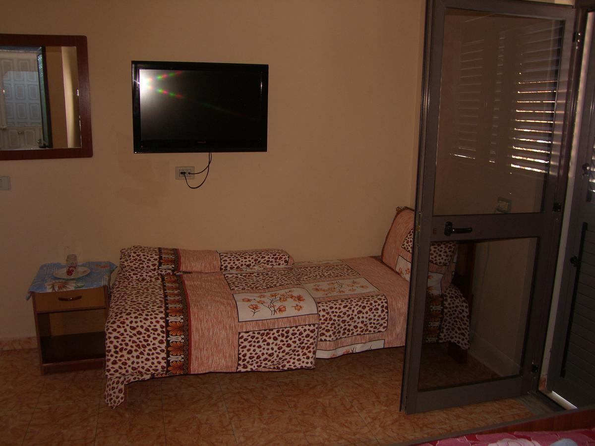 Shkodra Hotel Bagian luar foto