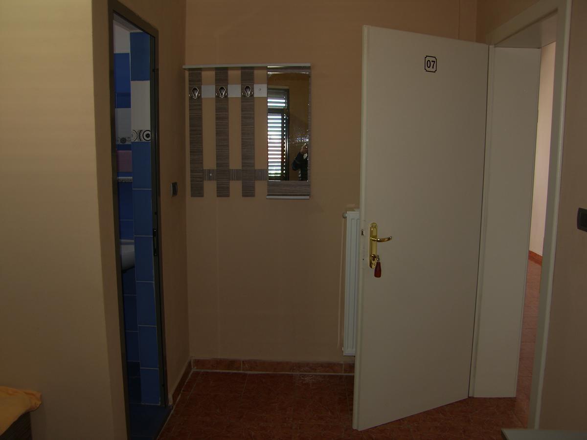 Shkodra Hotel Bagian luar foto