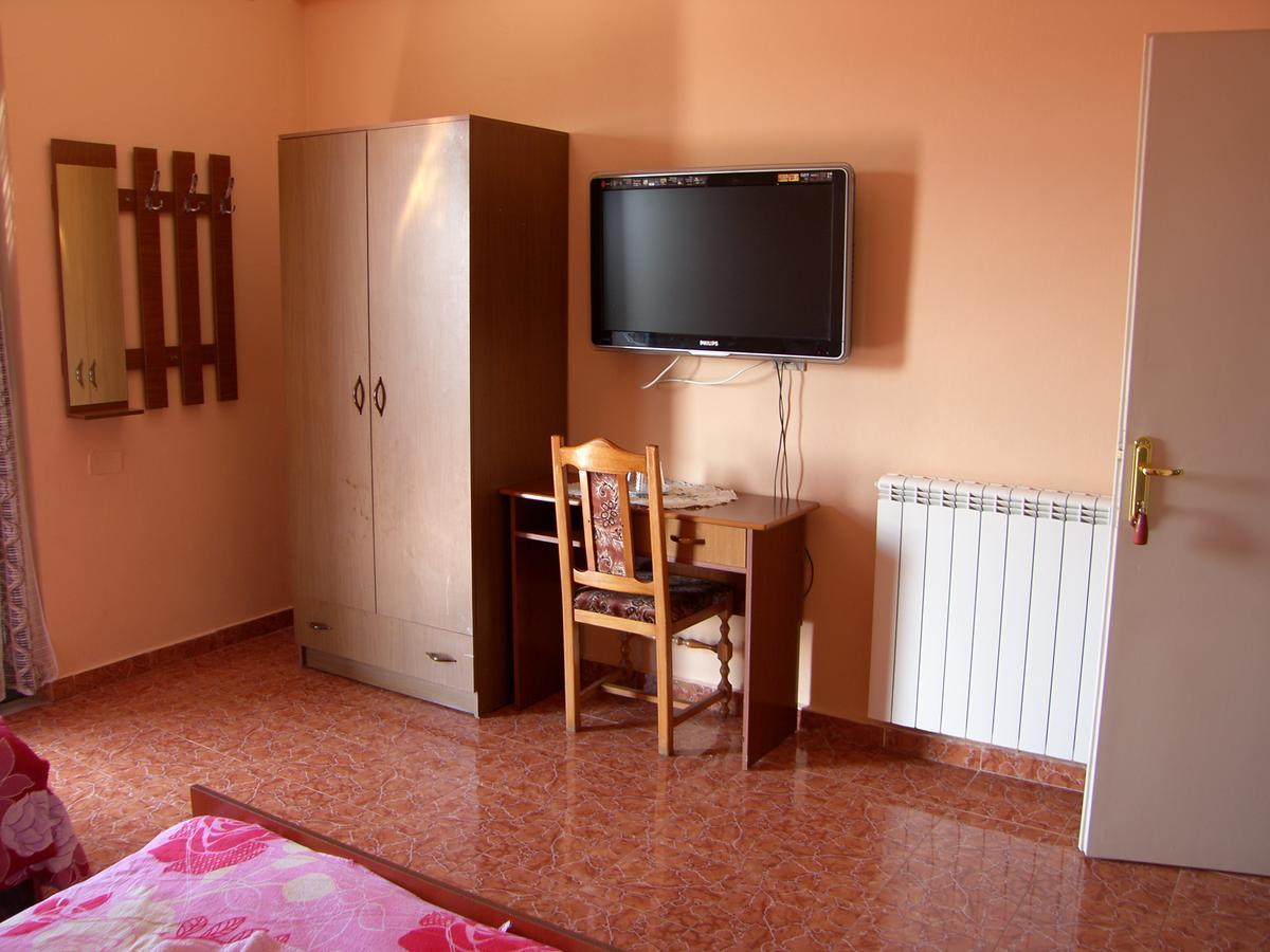Shkodra Hotel Bagian luar foto