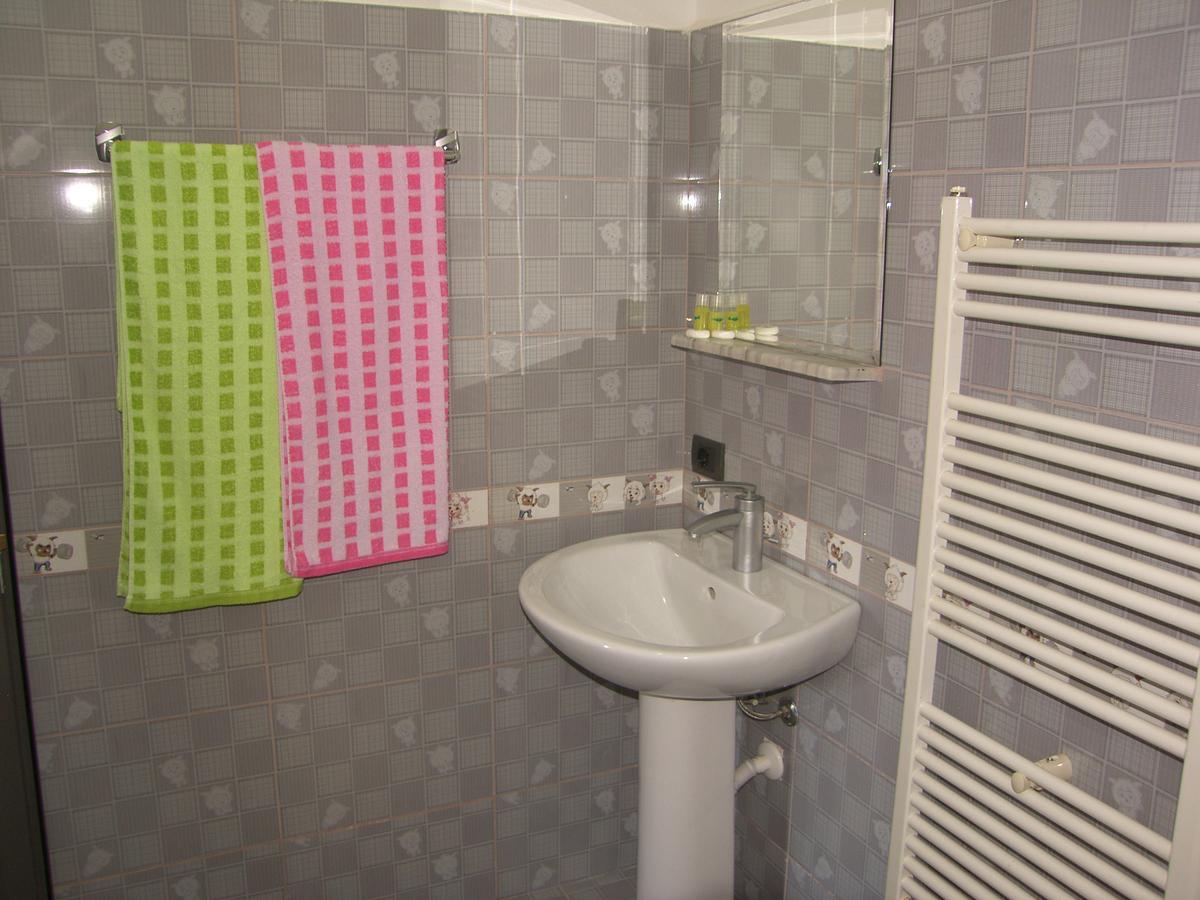Shkodra Hotel Bagian luar foto